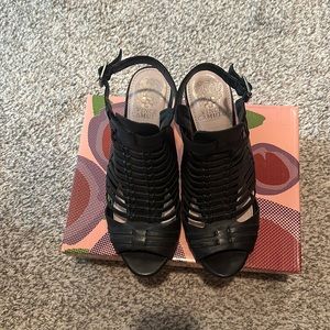 Vince Camuto leather black sandals